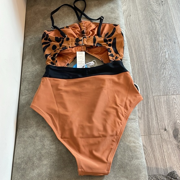 CUPSHE New one piece  Black & Brown  Swimsuit. - Picture 6 of 8